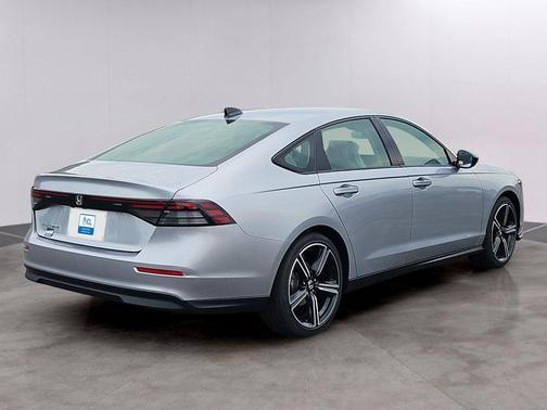 Solar Silver Metallic 2026 Honda Accord SE