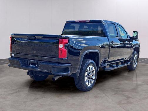 Black 2024 Chevrolet Silverado 2500 Custom