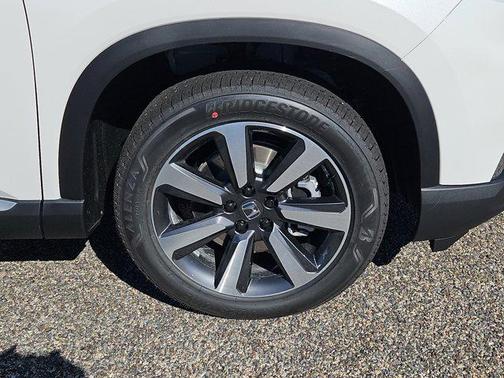 2025 Honda Pilot Touring 8-Passenger