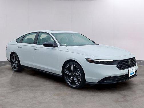 Platinum White Pearl 2026 Honda Accord SE