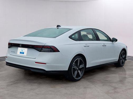 Platinum White Pearl 2026 Honda Accord SE