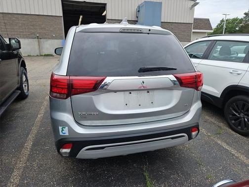2020 Mitsubishi Outlander SE
