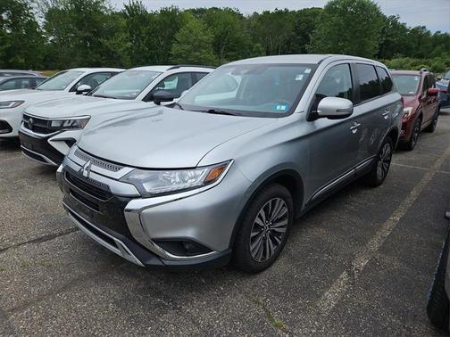 2020 Mitsubishi Outlander SE