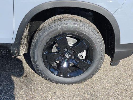 Sonic Gray Pearl 2026 Honda Ridgeline Black