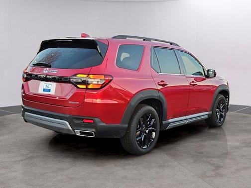 2025 Honda Pilot Touring 8-Passenger