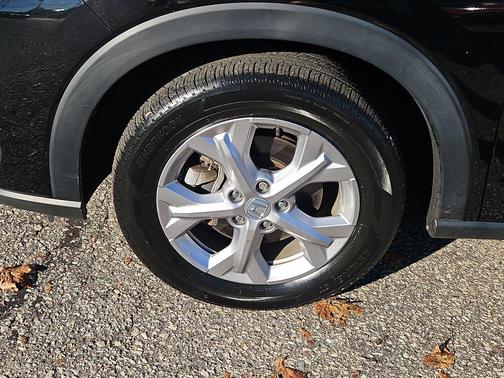Crystal Black Pearl 2024 Honda HR-V LX