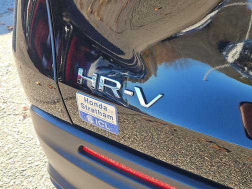 Crystal Black Pearl 2024 Honda HR-V LX