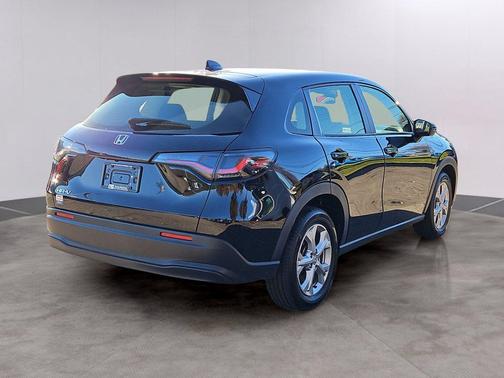 Crystal Black Pearl 2024 Honda HR-V LX