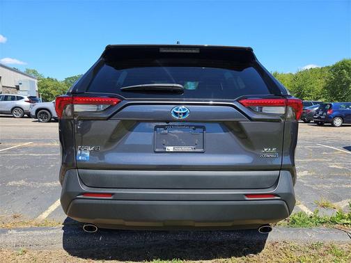 2022 Toyota RAV4 Hybrid XLE