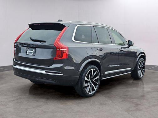 2024 Volvo XC90 B5 Plus Bright Theme