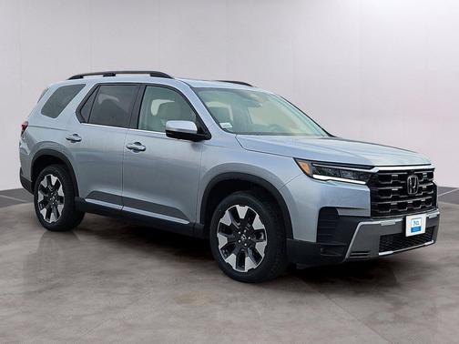 Solar Silver Metallic 2026 Honda Pilot Touring 8-Passenger