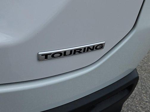 Platinum White Pearl 2024 Honda Pilot Touring 8-Passenger