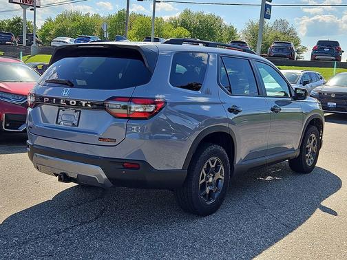 Sonic Gray Pearl 2026 Honda Pilot TrailSport