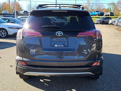Magnetic Gray Metallic 2018 Toyota RAV4 SE