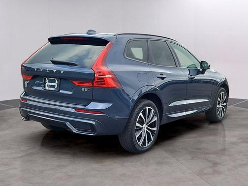 Denim Blue Metallic 2024 Volvo XC60 B5 Plus Dark Theme