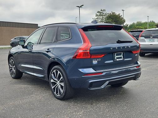 Denim Blue Metallic 2024 Volvo XC60 B5 Plus Dark Theme
