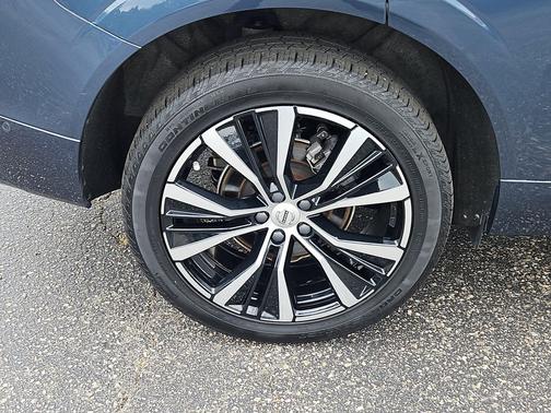 Denim Blue Metallic 2024 Volvo XC60 B5 Plus Dark Theme