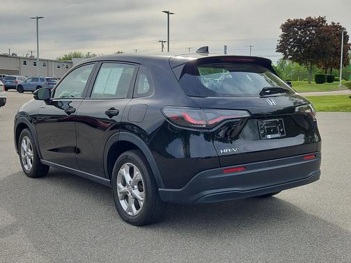 Crystal Black Pearl 2023 Honda HR-V LX