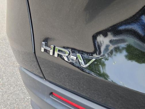 Crystal Black Pearl 2023 Honda HR-V LX