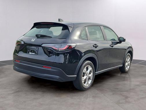 Crystal Black Pearl 2023 Honda HR-V LX