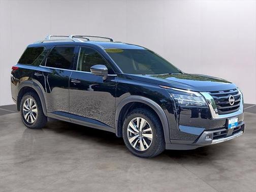 2022 Nissan Pathfinder SL 4WD