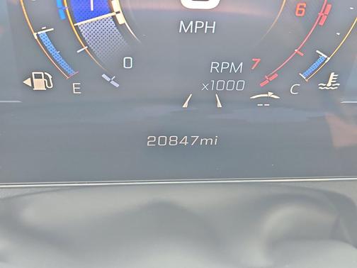 Radiant Red Tintcoat 2025 Chevrolet Traverse AWD Z71