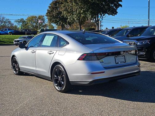 Solar Silver Metallic 2025 Honda Accord SE