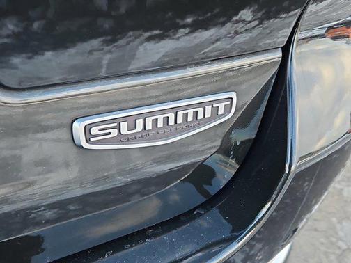 2023 Jeep Grand Cherokee Summit