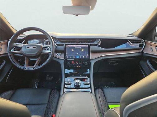 2023 Jeep Grand Cherokee Summit