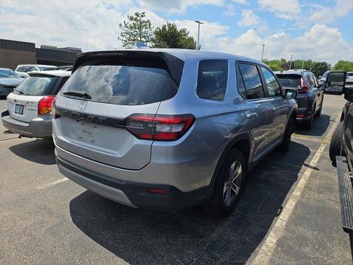 2023 Honda Pilot AWD EX-L 8 Passenger