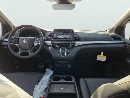 Platinum White Pearl 2026 Honda Odyssey Sport-L