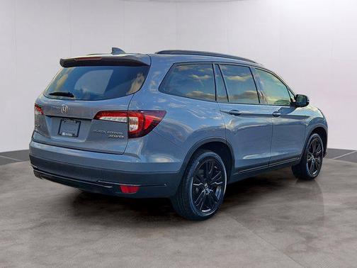 2022 Honda Pilot AWD Black Edition