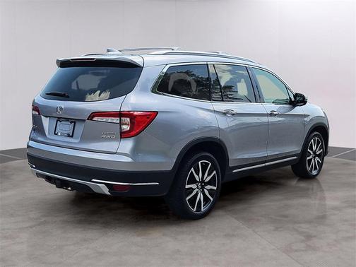 2022 Honda Pilot Touring 8-Passenger