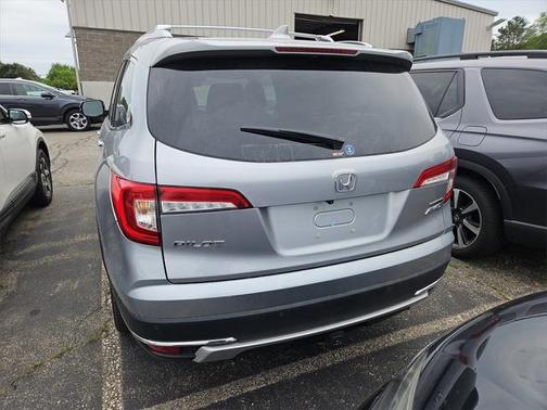 2022 Honda Pilot Touring 8-Passenger