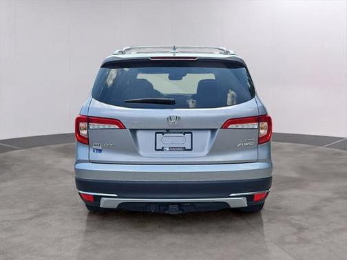2022 Honda Pilot Touring 8-Passenger