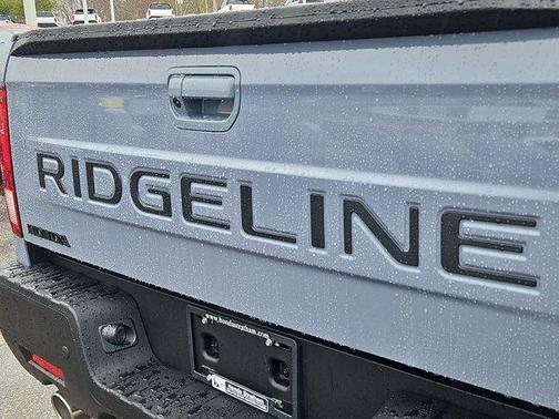 Sonic Gray Pearl 2026 Honda Ridgeline Black