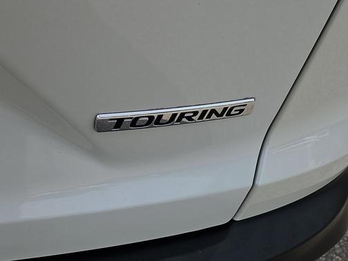 White Diamond Pearl 2018 Honda CR-V Touring