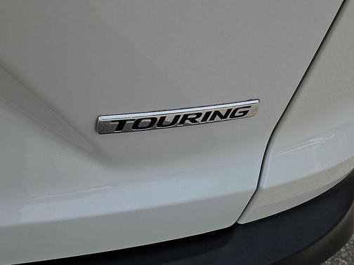 White Diamond Pearl 2018 Honda CR-V Touring