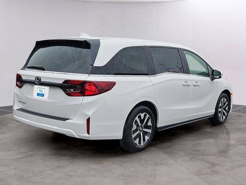 Platinum White Pearl 2026 Honda Odyssey EX-L
