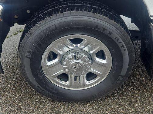Bright White Clearcoat 2022 RAM 2500 Tradesman Crew Cab 4x4 6'4' Box