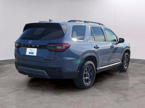 Gray 2026 Honda Pilot TrailSport