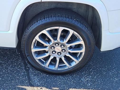 White Frost Tricoat 2023 GMC Acadia Denali