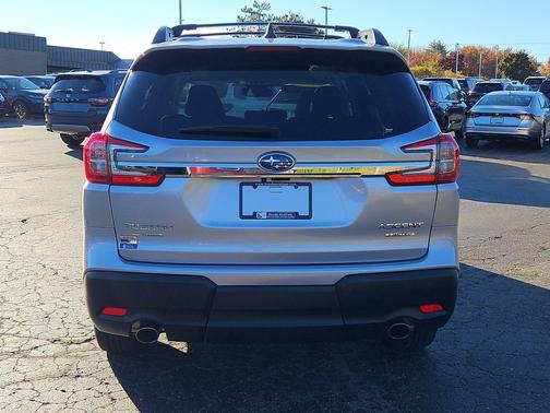 Ice Silver Metallic 2023 Subaru Ascent Limited 8-Passenger
