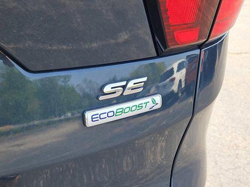 Baltic Sea Green Metallic 2019 Ford Escape SE