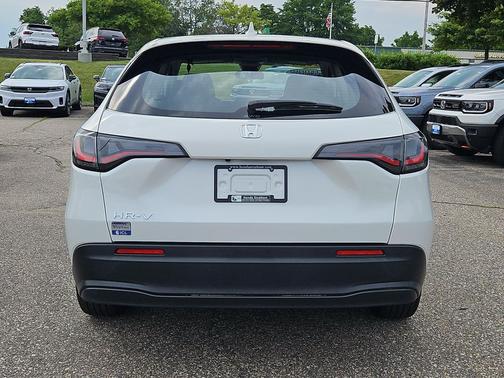 Platinum White Pearl 2023 Honda HR-V LX