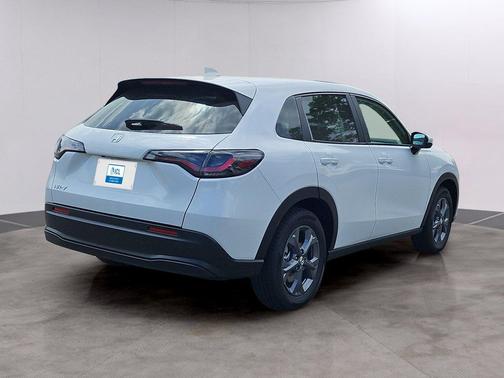 Platinum 2027 Honda HR-V LX