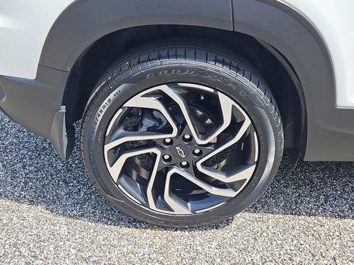 Summit White 2024 Chevrolet Trailblazer RS