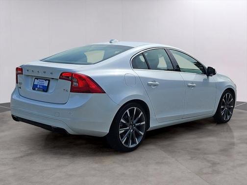 2015 Volvo S60 T6 Platinum