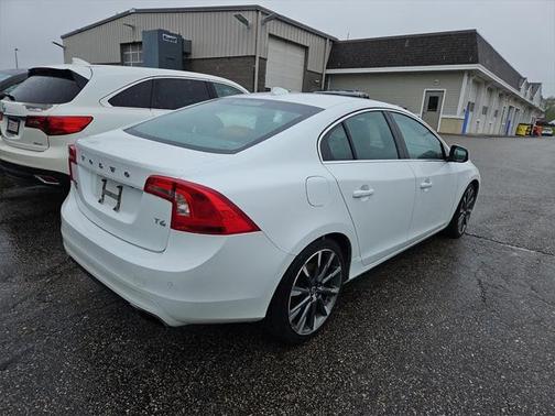 2015 Volvo S60 T6 Platinum