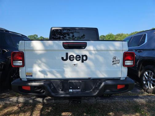 2022 Jeep Gladiator Willys 4x4